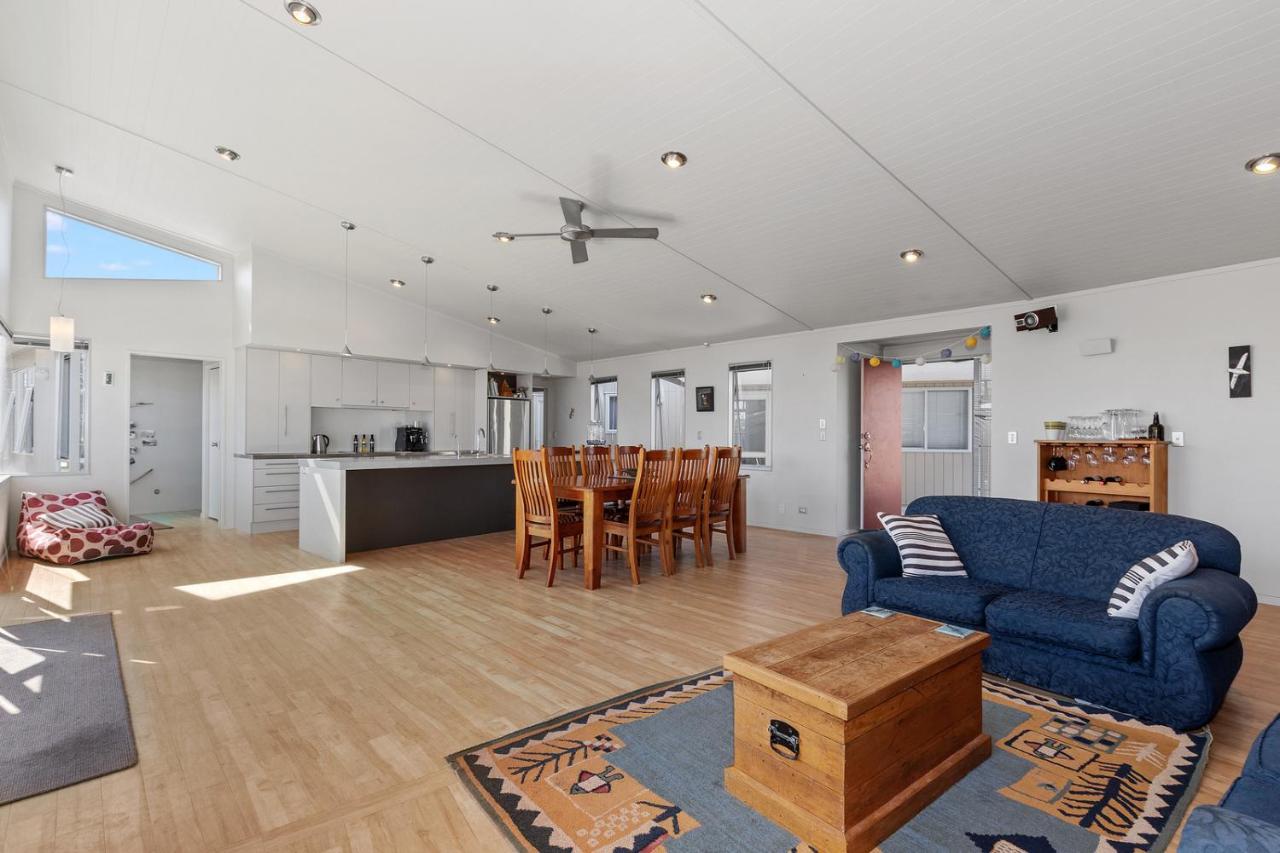 Restful Ruakaka - Ruakaka Holiday Home Exterior photo