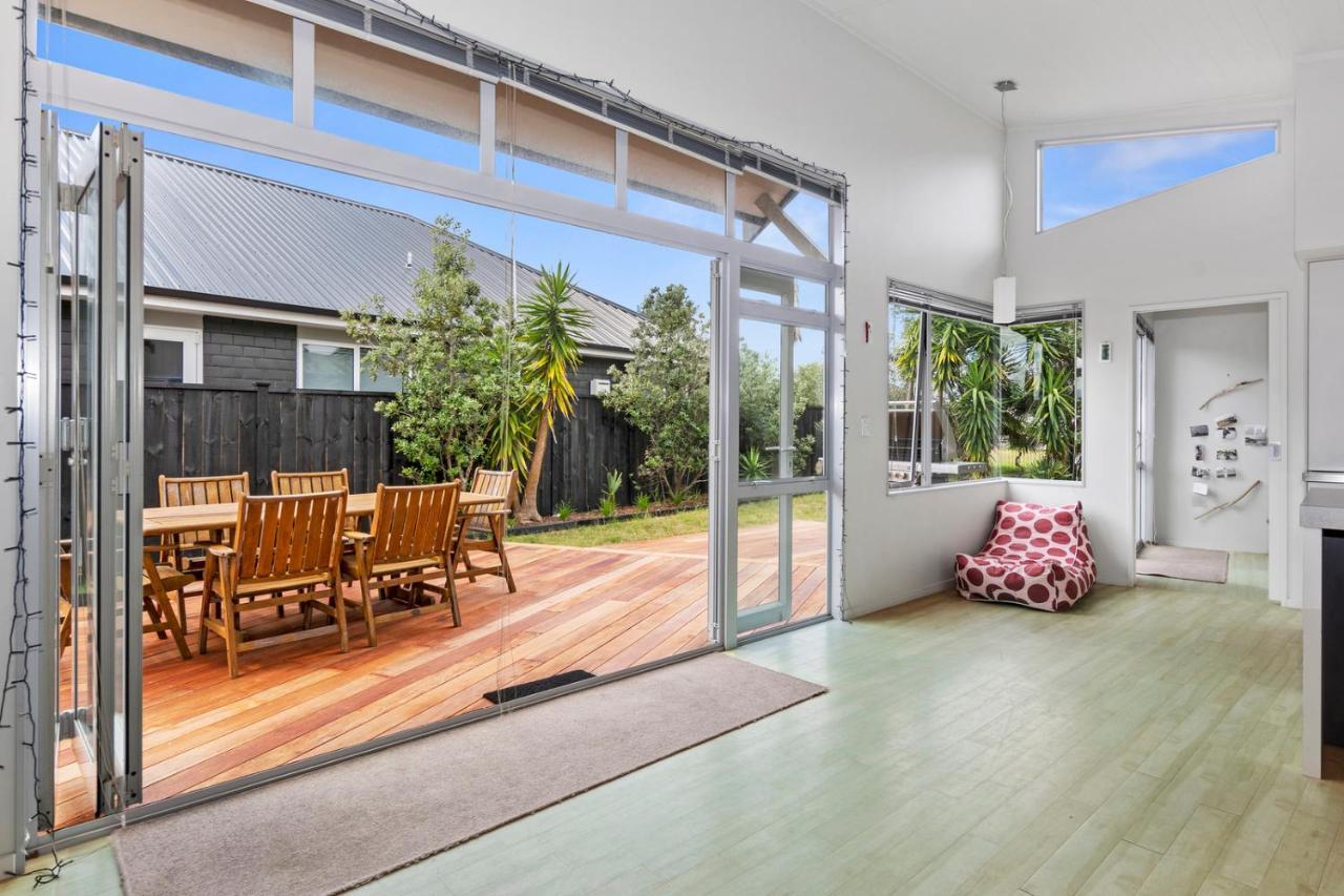 Restful Ruakaka - Ruakaka Holiday Home Exterior photo